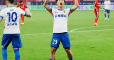 开云体育登录-精彩比赛中一方控制场面占优