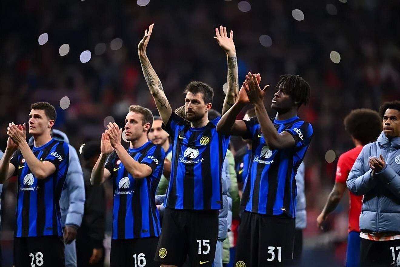 国际杯赛场上一场激动人心的对决结束 国际杯赛场上一场激动人心的对决结束