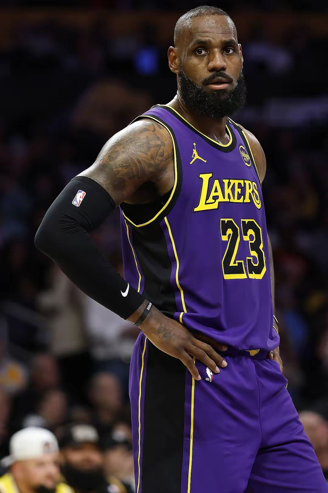 NBA焦点战：巴萨vs湖人，绝杀引发官方公布名单的简单介绍