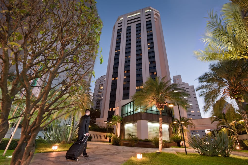 NS险胜C9，Canyon成为全场焦点全球总决赛2:1（首尔）