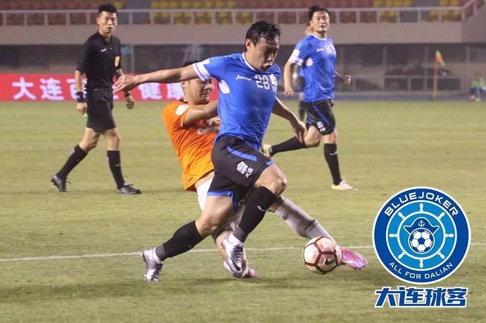 大连超越足球队成功晋级国内足球联赛半决赛
