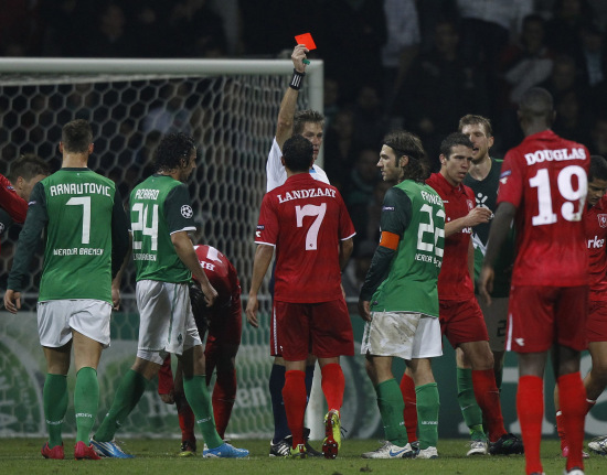 包含不来梅趋于稳定，争夺欧冠资格渐成现实的词条