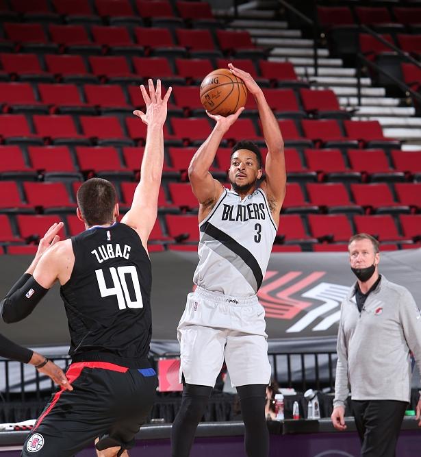 青岛队险胜快船,麦科勒姆关键制胜 青岛队险胜快船,麦科勒姆关键制胜