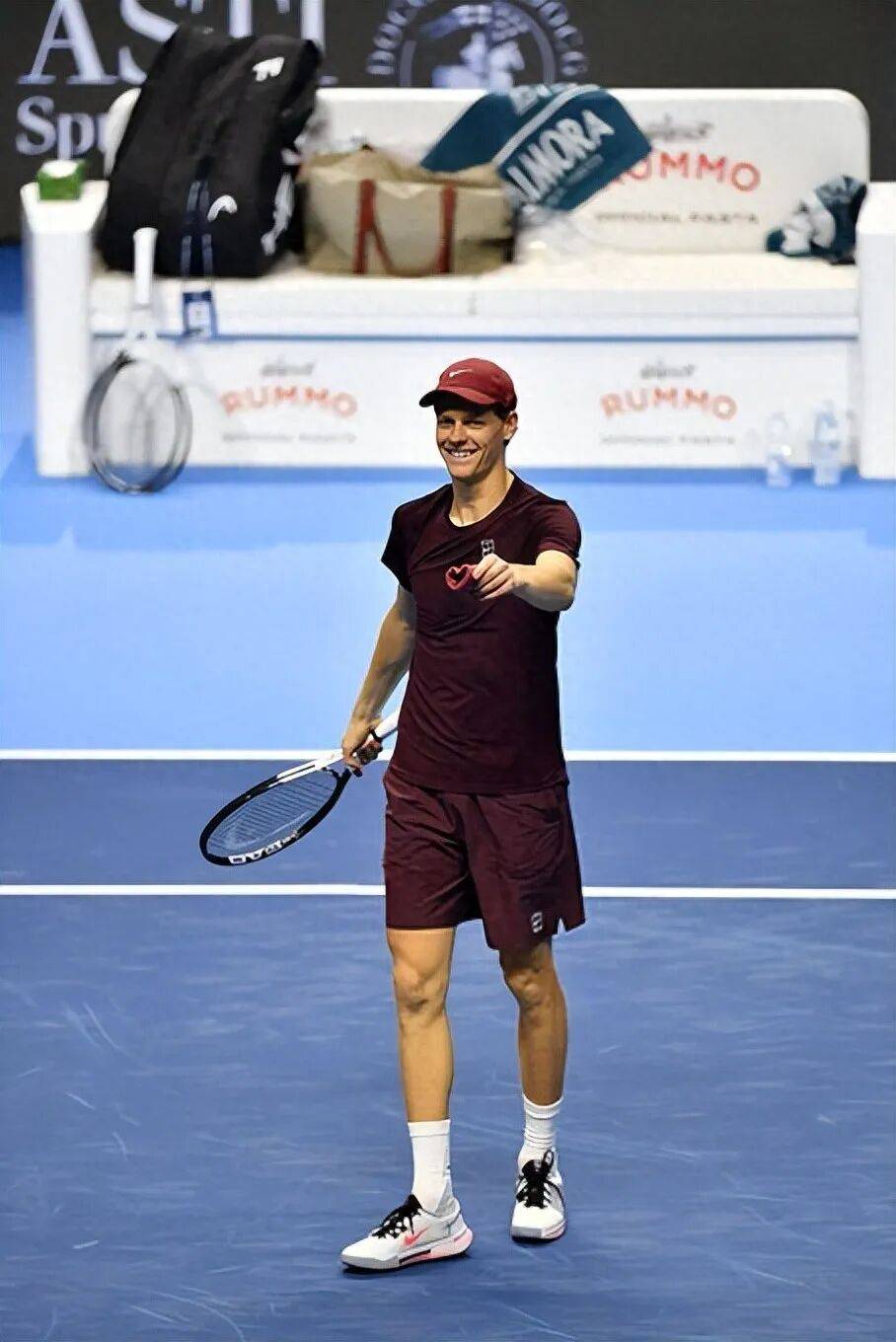 拉沃尔杯翻盘ATP总决赛，辛纳高光表现