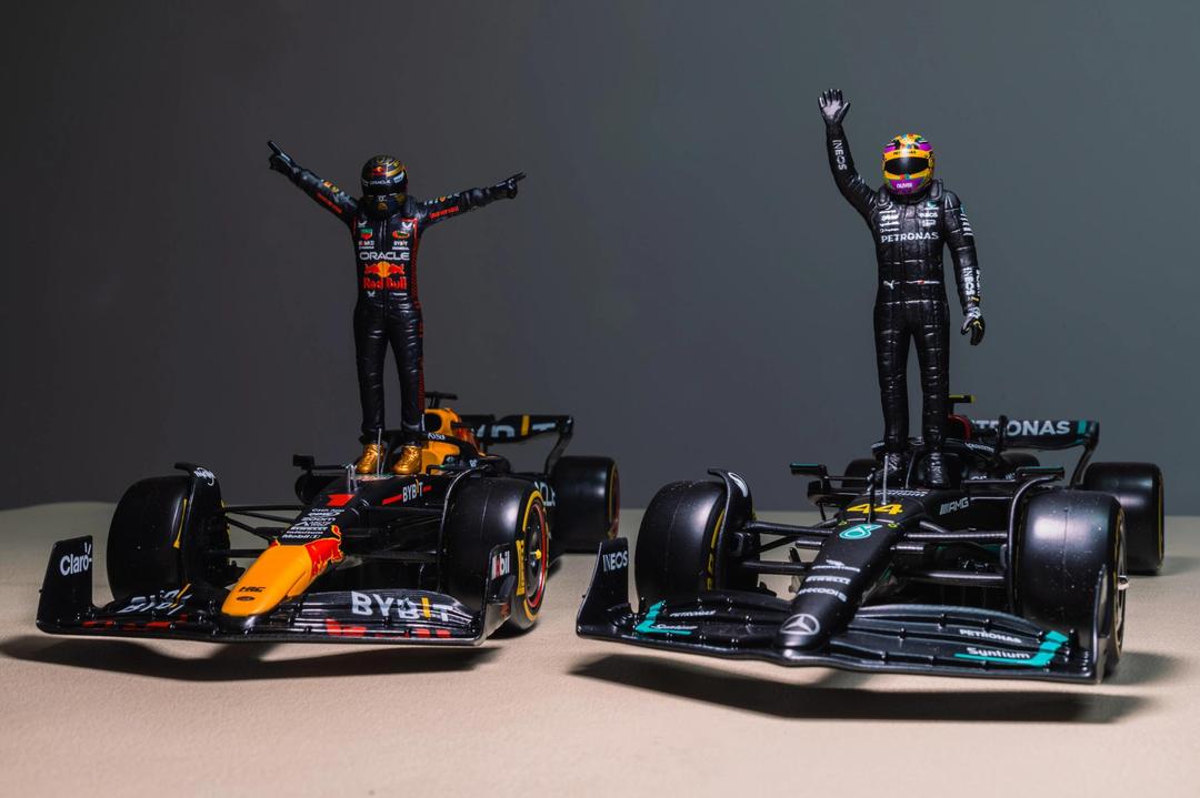 梅赛德斯险胜哈斯车队,塞恩斯惊艳四座 梅赛德斯险胜哈斯车队,塞恩斯惊艳四座