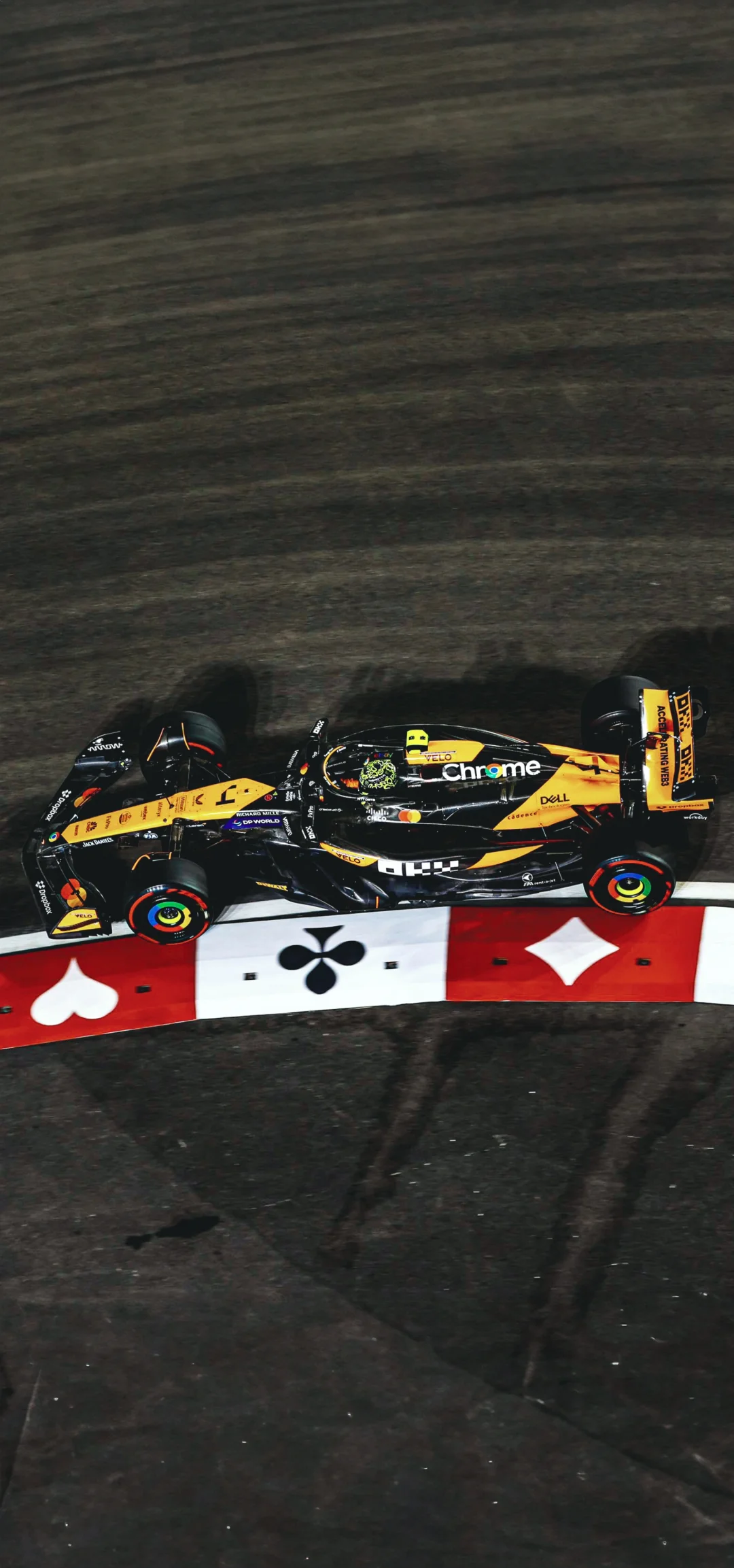 梅赛德斯险胜哈斯车队,塞恩斯惊艳四座 梅赛德斯险胜哈斯车队,塞恩斯惊艳四座