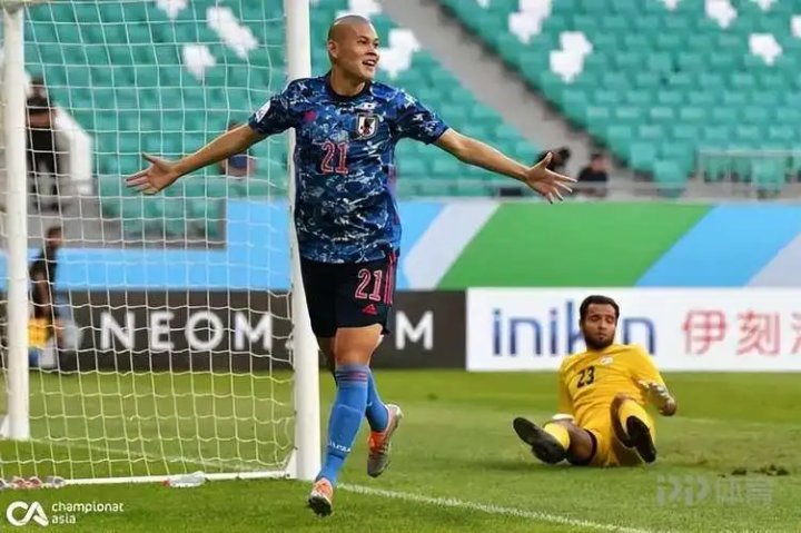 日本职业足球联赛第一轮揭幕，球员表现令人惊艳