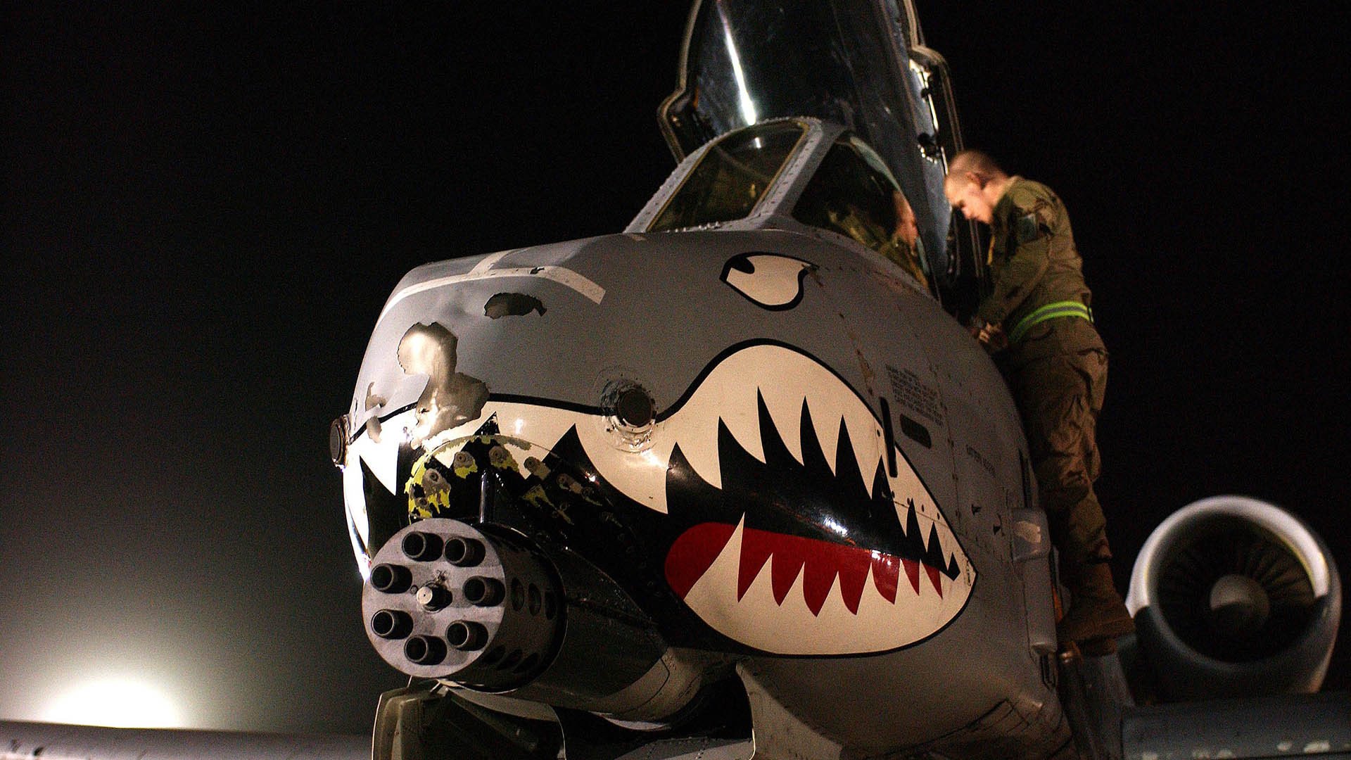 巅峰对决!太阳险胜活塞,伦纳德关键先生显神威