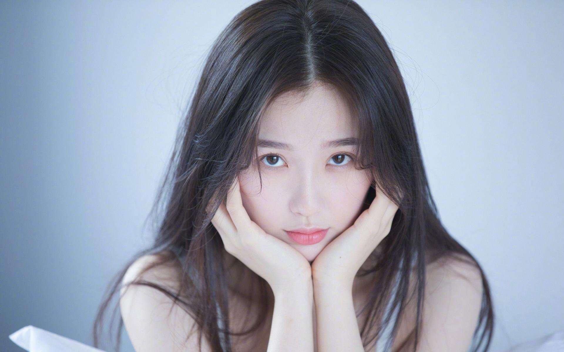 烈焰之舞,恩佐点燃赛场,里昂团队火力全面压制智利风暴