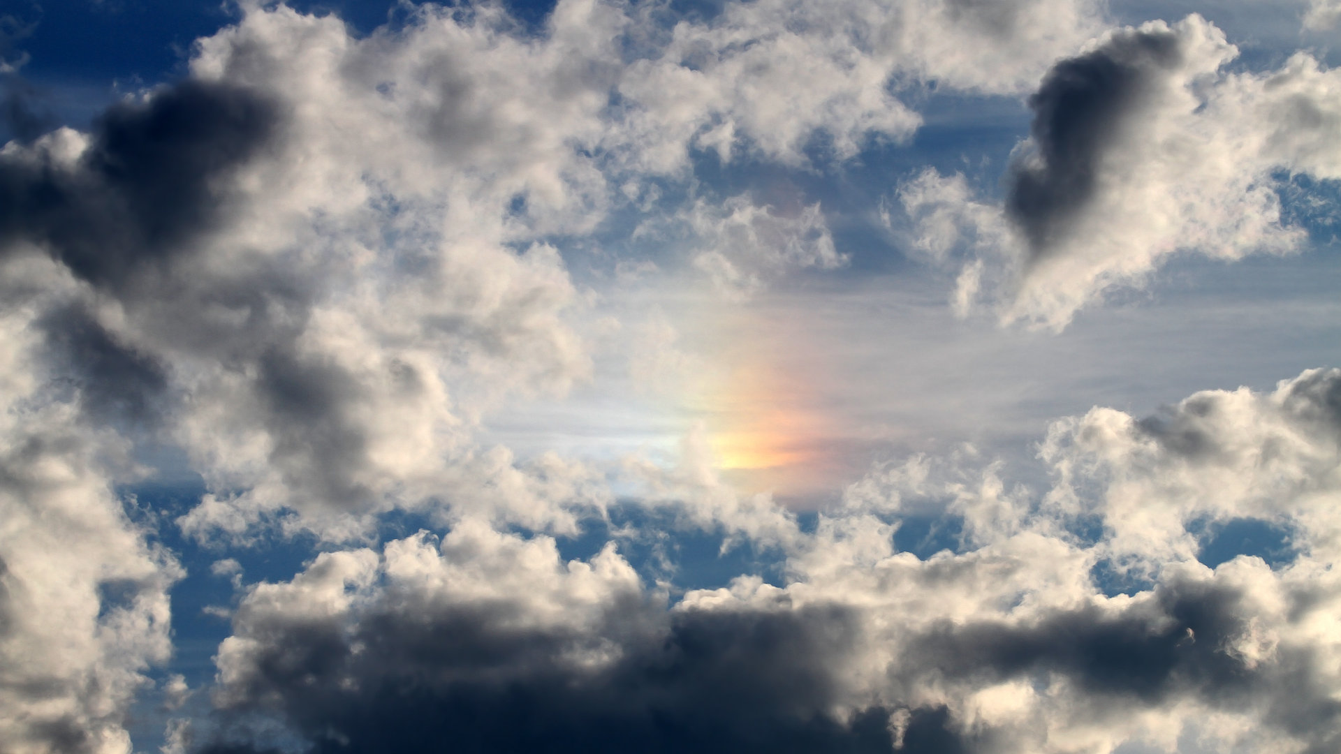 芬兰击败突尼斯，阿尔瓦雷斯，从暗影走向聚光的关键先生